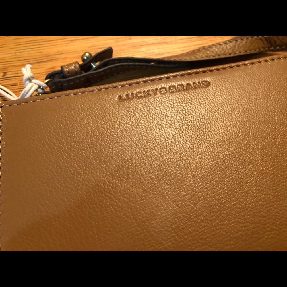 Lucky Brand Card Wallet - Picture 2 of 11